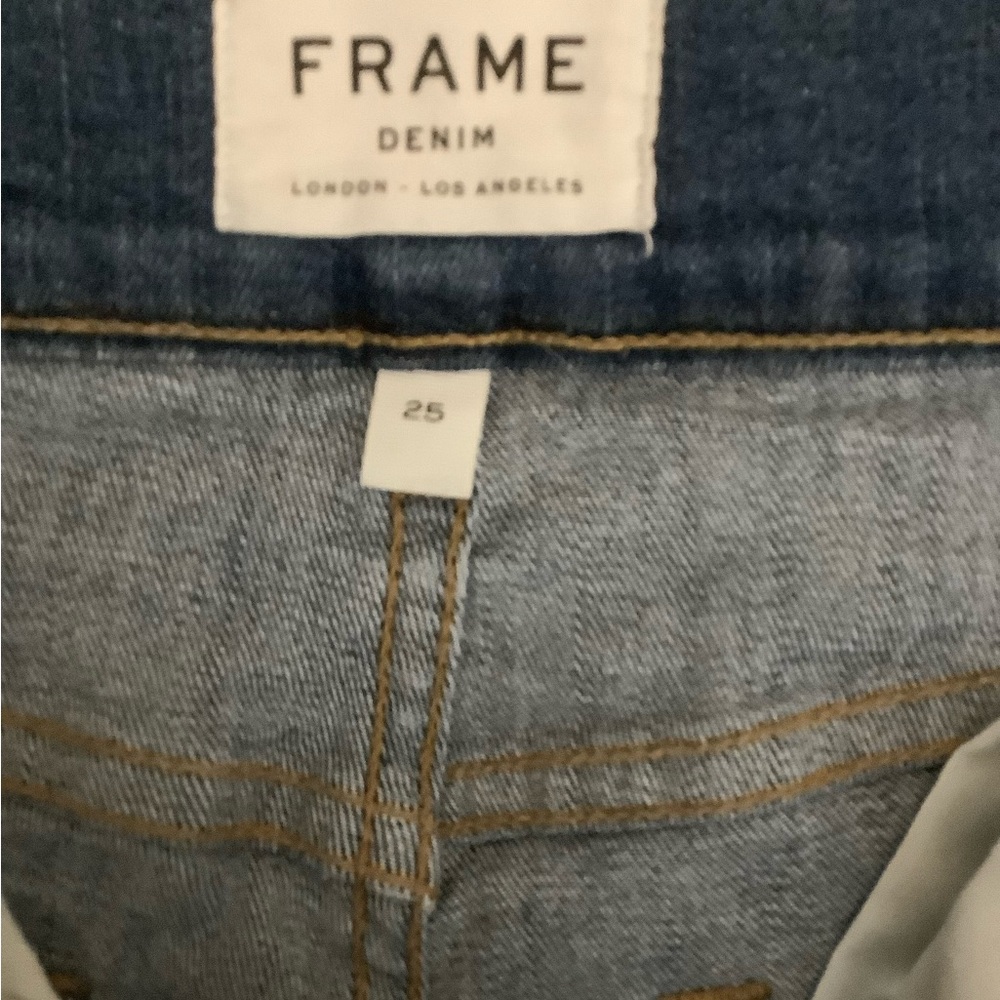Frame flared fringed‎ blue jeans with front side stripe. Mid rise size 25 - Picture 13 of 16